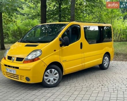 Желтый Рено Трафик, объемом двигателя 1.87 л и пробегом 402 тыс. км за 5500 $, фото 1 на Automoto.ua