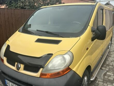 Желтый Рено Трафик, объемом двигателя 1.9 л и пробегом 400 тыс. км за 6300 $, фото 1 на Automoto.ua