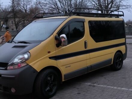 Рено Трафік 2005 у Павлограде на Automoto.ua Жовтий Рено Трафік, об'ємом двигуна 2.5 л та пробігом 332 тис. км за 10000 $, фото 1 на Automoto.ua