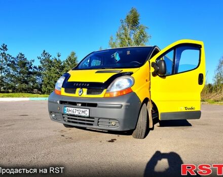 Желтый Рено Трафик, объемом двигателя 19 л и пробегом 325 тыс. км за 6600 $, фото 1 на Automoto.ua