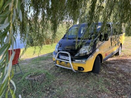 Жовтий Рено Трафік, об'ємом двигуна 1.9 л та пробігом 350 тис. км за 7300 $, фото 1 на Automoto.ua