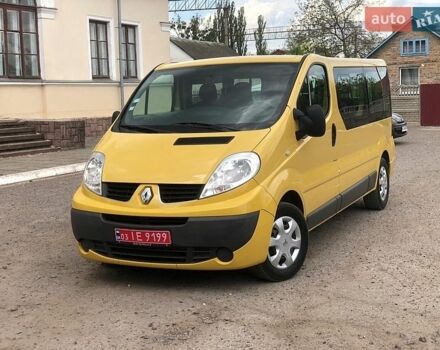 Желтый Рено Трафик, объемом двигателя 2 л и пробегом 233 тыс. км за 14700 $, фото 1 на Automoto.ua