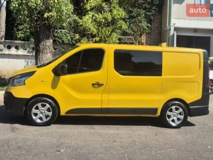 Желтый Рено Трафик, объемом двигателя 1.6 л и пробегом 280 тыс. км за 14500 $, фото 1 на Automoto.ua