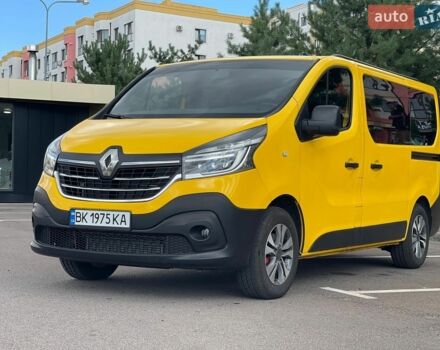 Желтый Рено Трафик, объемом двигателя 1.6 л и пробегом 291 тыс. км за 14500 $, фото 1 на Automoto.ua