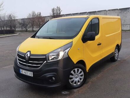 Желтый Рено Трафик, объемом двигателя 1.6 л и пробегом 260 тыс. км за 13500 $, фото 1 на Automoto.ua
