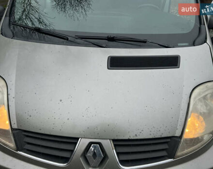 Серый Рено Трафик, объемом двигателя 2 л и пробегом 331 тыс. км за 8500 $, фото 1 на Automoto.ua