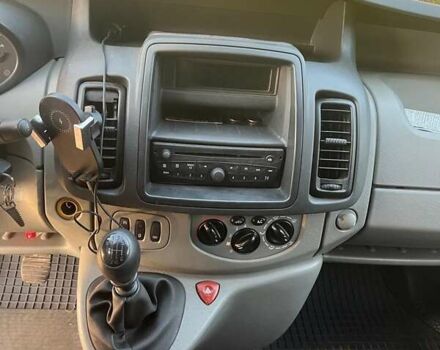 Серый Рено Трафик, объемом двигателя 2 л и пробегом 169 тыс. км за 15500 $, фото 9 на Automoto.ua