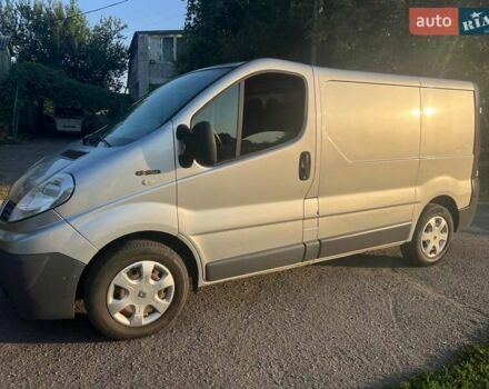 Серый Рено Трафик, объемом двигателя 2 л и пробегом 169 тыс. км за 15500 $, фото 4 на Automoto.ua