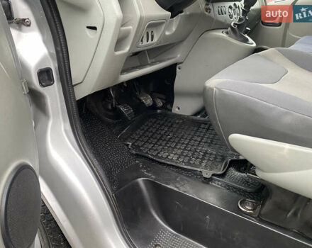 Серый Рено Трафик, объемом двигателя 2 л и пробегом 300 тыс. км за 13800 $, фото 36 на Automoto.ua