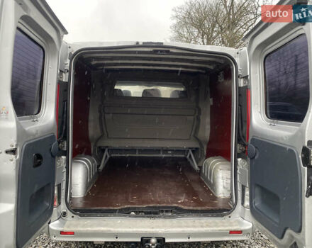 Серый Рено Трафик, объемом двигателя 2 л и пробегом 300 тыс. км за 13800 $, фото 21 на Automoto.ua