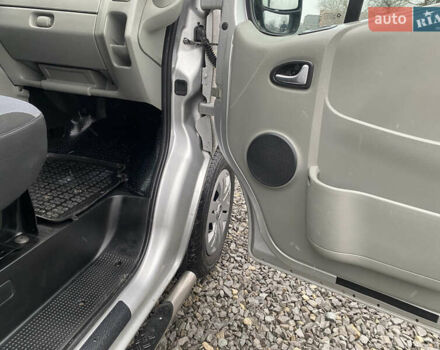 Серый Рено Трафик, объемом двигателя 2 л и пробегом 300 тыс. км за 13800 $, фото 32 на Automoto.ua