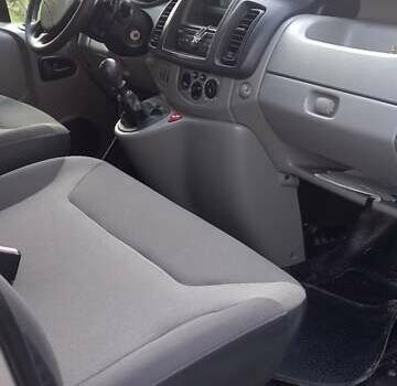 Серый Рено Трафик, объемом двигателя 2 л и пробегом 270 тыс. км за 9200 $, фото 5 на Automoto.ua