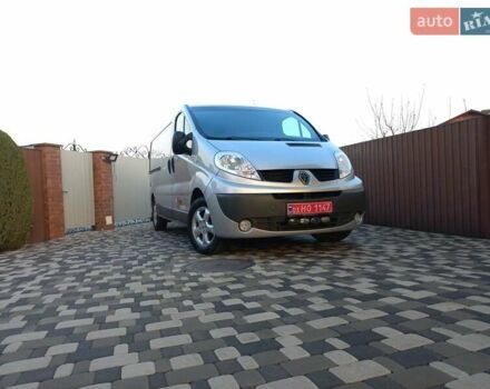 Серый Рено Трафик, объемом двигателя 2 л и пробегом 235 тыс. км за 13750 $, фото 69 на Automoto.ua