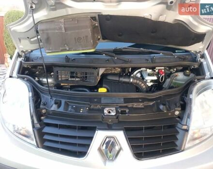 Серый Рено Трафик, объемом двигателя 2 л и пробегом 235 тыс. км за 13750 $, фото 59 на Automoto.ua