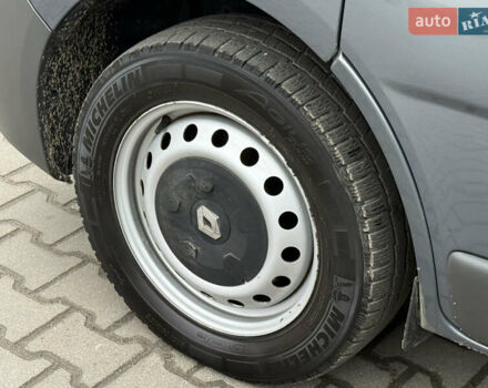 Серый Рено Трафик, объемом двигателя 2 л и пробегом 99 тыс. км за 12999 $, фото 14 на Automoto.ua