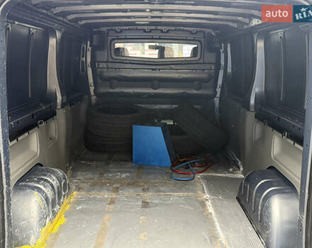 Серый Рено Трафик, объемом двигателя 2 л и пробегом 99 тыс. км за 12999 $, фото 23 на Automoto.ua