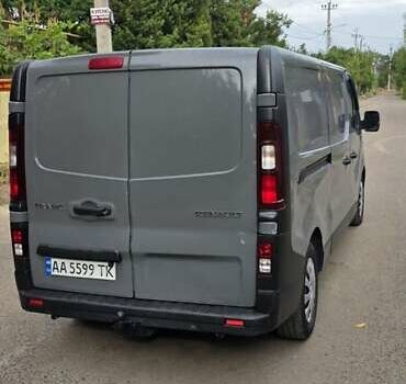 Серый Рено Трафик, объемом двигателя 2 л и пробегом 452 тыс. км за 10800 $, фото 2 на Automoto.ua