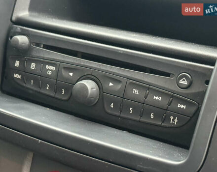 Серый Рено Трафик, объемом двигателя 2 л и пробегом 99 тыс. км за 12999 $, фото 28 на Automoto.ua