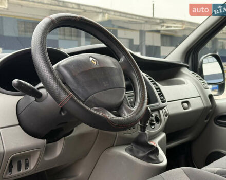 Серый Рено Трафик, объемом двигателя 2 л и пробегом 99 тыс. км за 12999 $, фото 20 на Automoto.ua