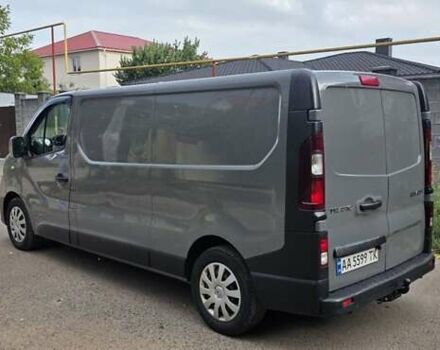 Серый Рено Трафик, объемом двигателя 2 л и пробегом 452 тыс. км за 10800 $, фото 1 на Automoto.ua