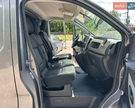 Серый Рено Трафик, объемом двигателя 1.6 л и пробегом 204 тыс. км за 12999 $, фото 20 на Automoto.ua