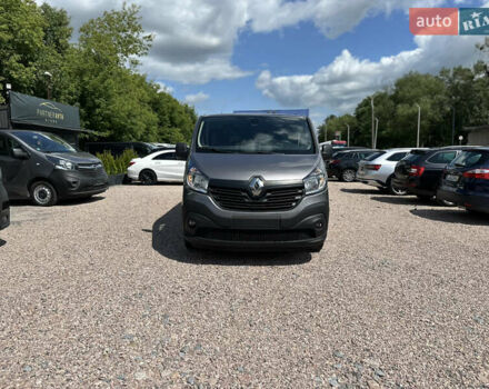 Серый Рено Трафик, объемом двигателя 1.6 л и пробегом 204 тыс. км за 12999 $, фото 2 на Automoto.ua