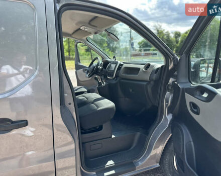 Серый Рено Трафик, объемом двигателя 1.6 л и пробегом 204 тыс. км за 12999 $, фото 19 на Automoto.ua