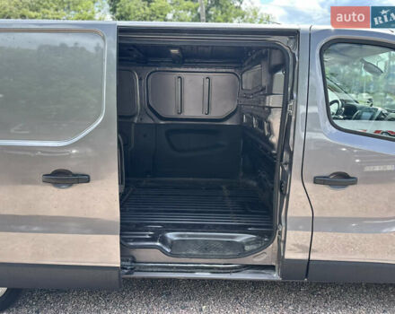 Серый Рено Трафик, объемом двигателя 1.6 л и пробегом 204 тыс. км за 12999 $, фото 23 на Automoto.ua