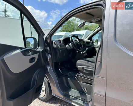 Серый Рено Трафик, объемом двигателя 1.6 л и пробегом 204 тыс. км за 12999 $, фото 15 на Automoto.ua