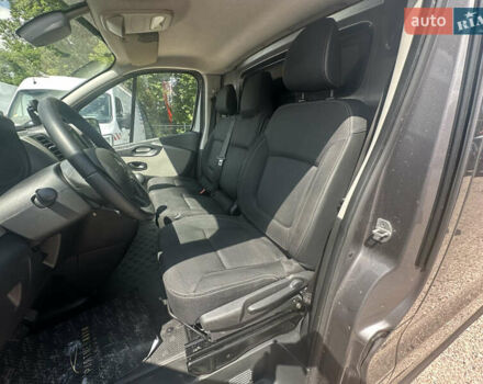 Серый Рено Трафик, объемом двигателя 1.6 л и пробегом 204 тыс. км за 12999 $, фото 17 на Automoto.ua