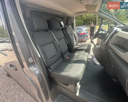 Серый Рено Трафик, объемом двигателя 1.6 л и пробегом 204 тыс. км за 12999 $, фото 21 на Automoto.ua