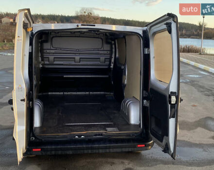 Серый Рено Трафик, объемом двигателя 2 л и пробегом 132 тыс. км за 18700 $, фото 54 на Automoto.ua