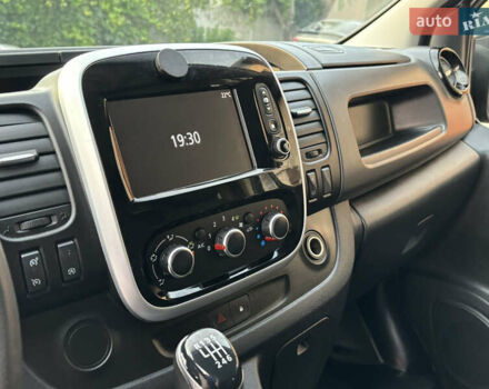 Серый Рено Трафик, объемом двигателя 2 л и пробегом 245 тыс. км за 16999 $, фото 16 на Automoto.ua