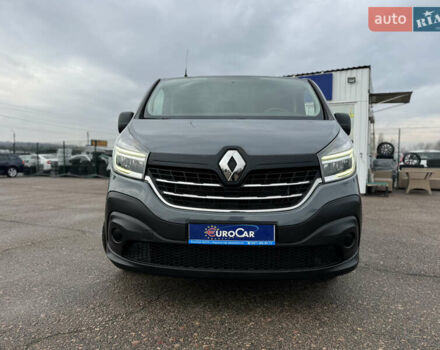 Серый Рено Трафик, объемом двигателя 2 л и пробегом 218 тыс. км за 22500 $, фото 1 на Automoto.ua