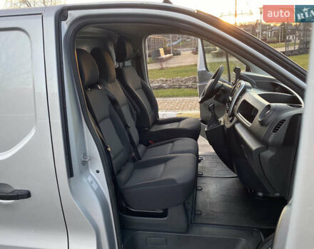 Серый Рено Трафик, объемом двигателя 2 л и пробегом 132 тыс. км за 18700 $, фото 21 на Automoto.ua
