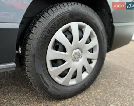 Серый Рено Трафик, объемом двигателя 2 л и пробегом 218 тыс. км за 22500 $, фото 18 на Automoto.ua