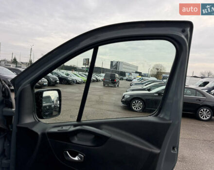 Серый Рено Трафик, объемом двигателя 2 л и пробегом 218 тыс. км за 22500 $, фото 42 на Automoto.ua