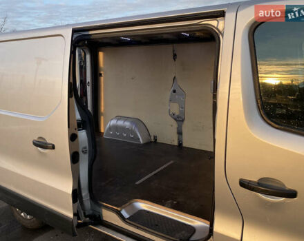 Серый Рено Трафик, объемом двигателя 2 л и пробегом 132 тыс. км за 18700 $, фото 51 на Automoto.ua