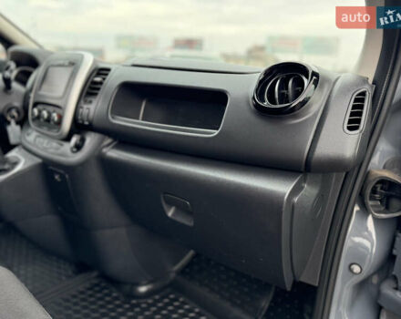 Серый Рено Трафик, объемом двигателя 2 л и пробегом 218 тыс. км за 22500 $, фото 33 на Automoto.ua