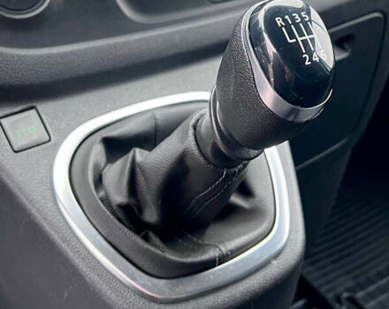 Серый Рено Трафик, объемом двигателя 2 л и пробегом 167 тыс. км за 18900 $, фото 32 на Automoto.ua