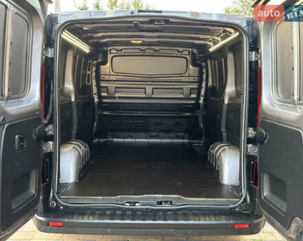 Серый Рено Трафик, объемом двигателя 2 л и пробегом 245 тыс. км за 16999 $, фото 12 на Automoto.ua