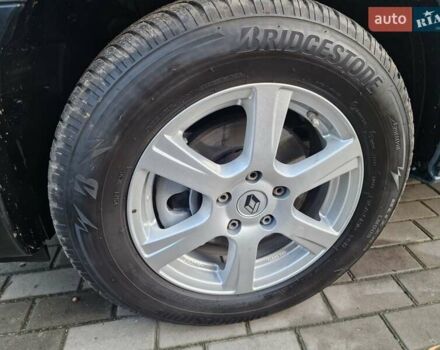 Серый Рено Трафик, объемом двигателя 2 л и пробегом 262 тыс. км за 20399 $, фото 1 на Automoto.ua