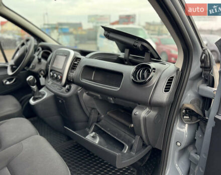 Серый Рено Трафик, объемом двигателя 2 л и пробегом 218 тыс. км за 22500 $, фото 39 на Automoto.ua