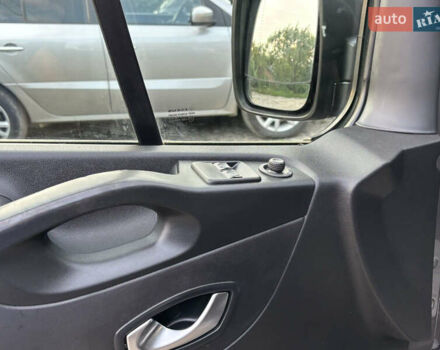 Серый Рено Трафик, объемом двигателя 2 л и пробегом 245 тыс. км за 16999 $, фото 13 на Automoto.ua