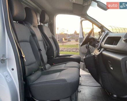 Серый Рено Трафик, объемом двигателя 2 л и пробегом 132 тыс. км за 18700 $, фото 19 на Automoto.ua