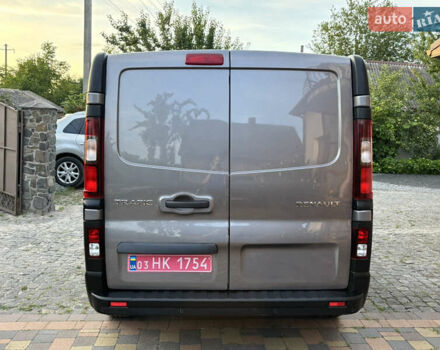 Серый Рено Трафик, объемом двигателя 2 л и пробегом 245 тыс. км за 16999 $, фото 4 на Automoto.ua