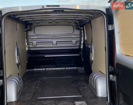 Серый Рено Трафик, объемом двигателя 2 л и пробегом 132 тыс. км за 18700 $, фото 53 на Automoto.ua