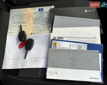 Серый Рено Трафик, объемом двигателя 2 л и пробегом 245 тыс. км за 16999 $, фото 23 на Automoto.ua