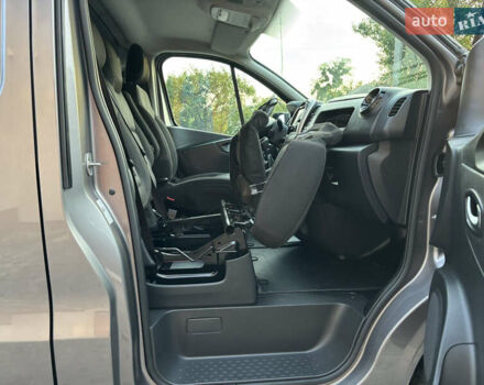 Серый Рено Трафик, объемом двигателя 2 л и пробегом 245 тыс. км за 16999 $, фото 18 на Automoto.ua