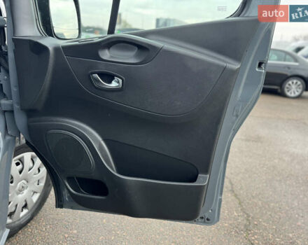 Серый Рено Трафик, объемом двигателя 2 л и пробегом 218 тыс. км за 22500 $, фото 41 на Automoto.ua